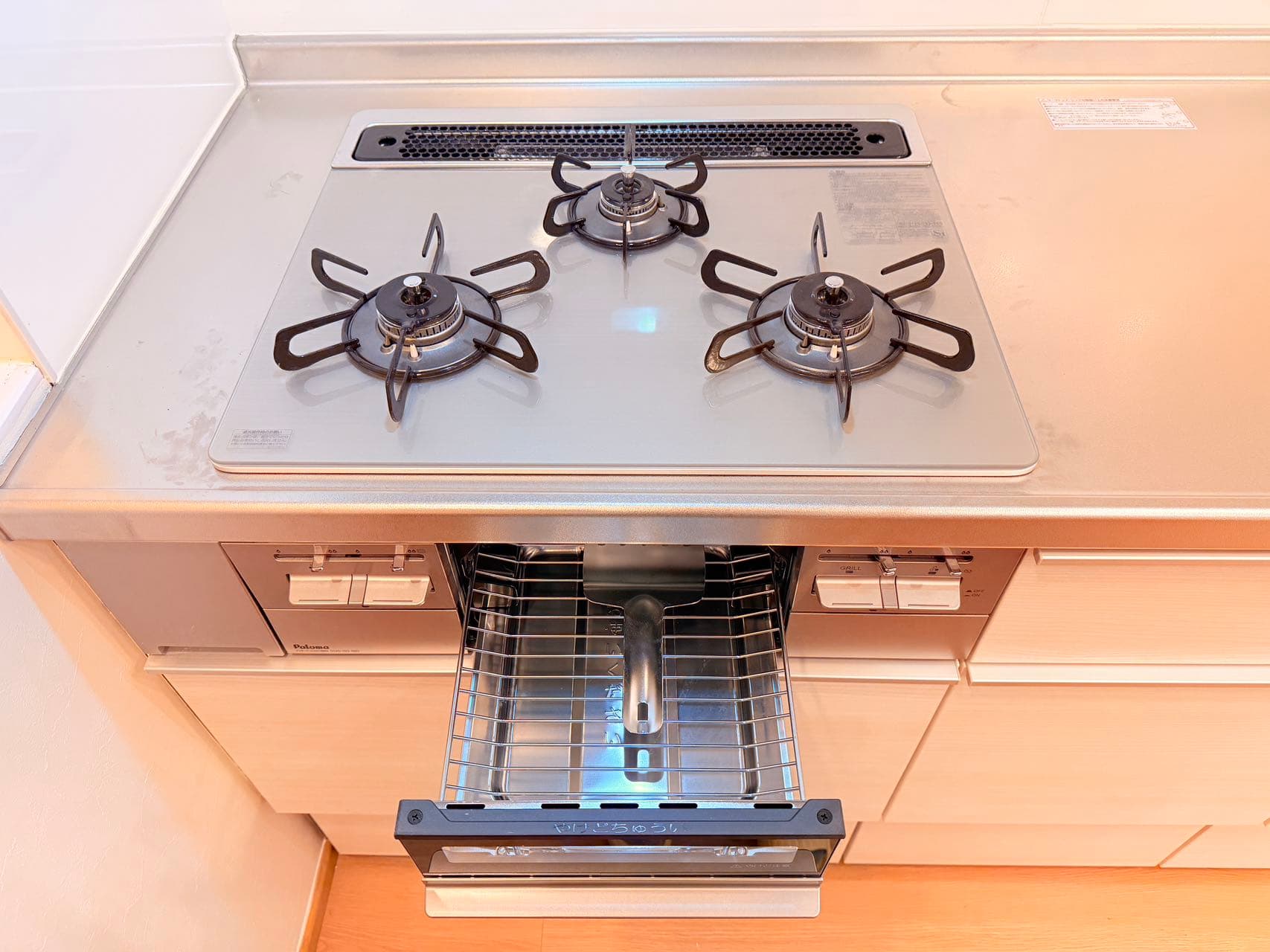 Gas stove and grill in homestay kitchen