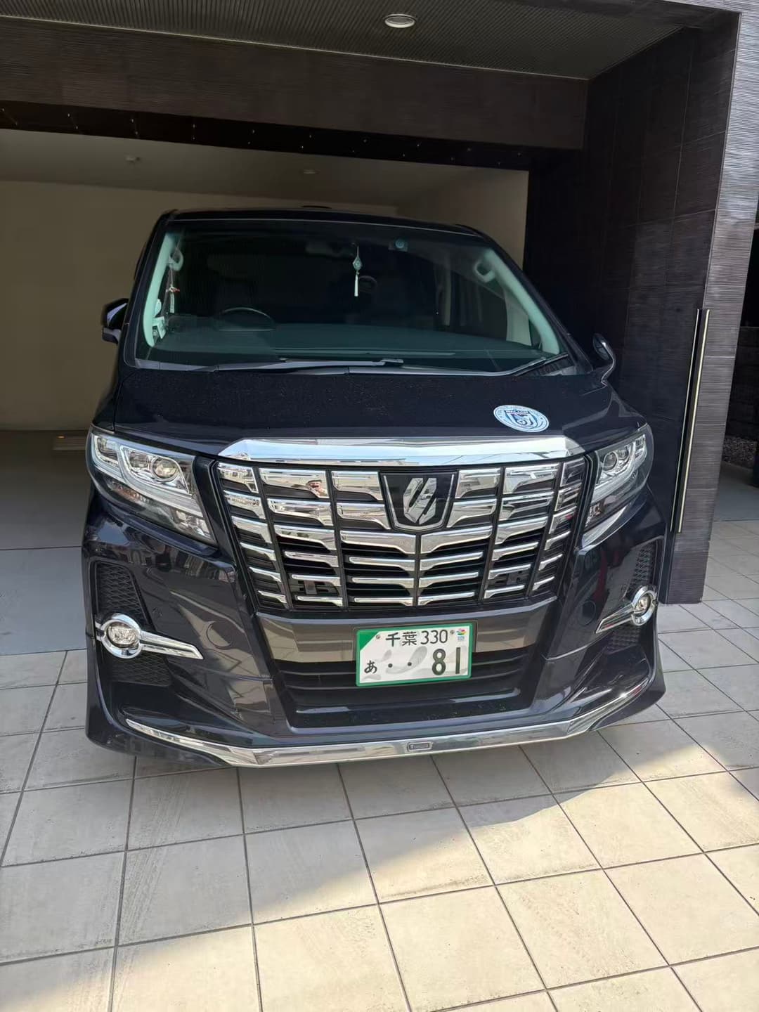 Toyota Alphard private airport pickup in Tokyo