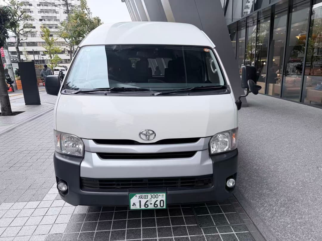 Toyota Hiace van for Narita and Haneda airport transfer