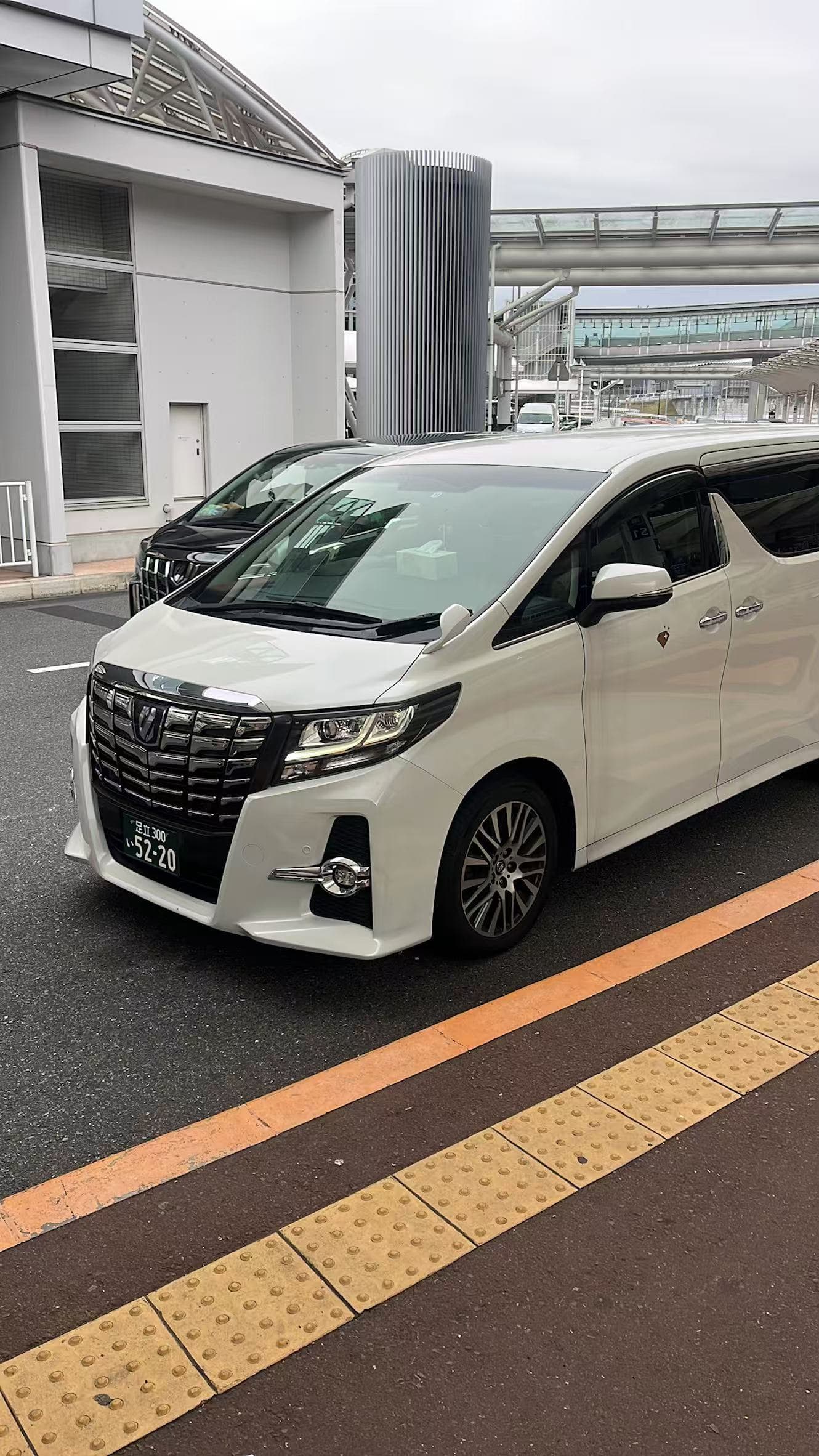 Osaka airport transfer private car